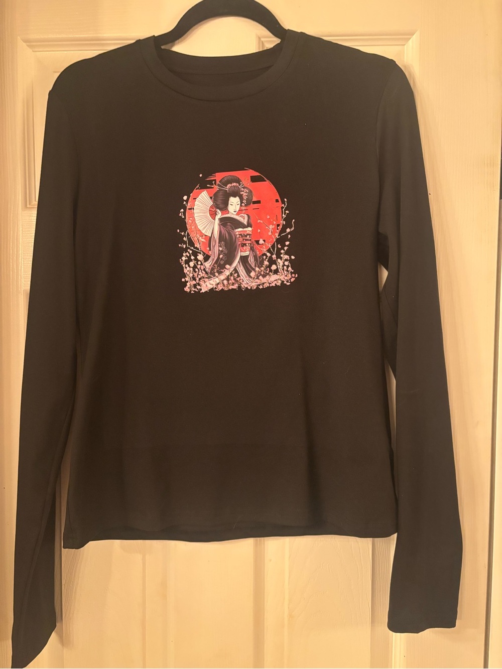 Source Unknown Black Long Sleeve Tee with Red Geisha Graphic